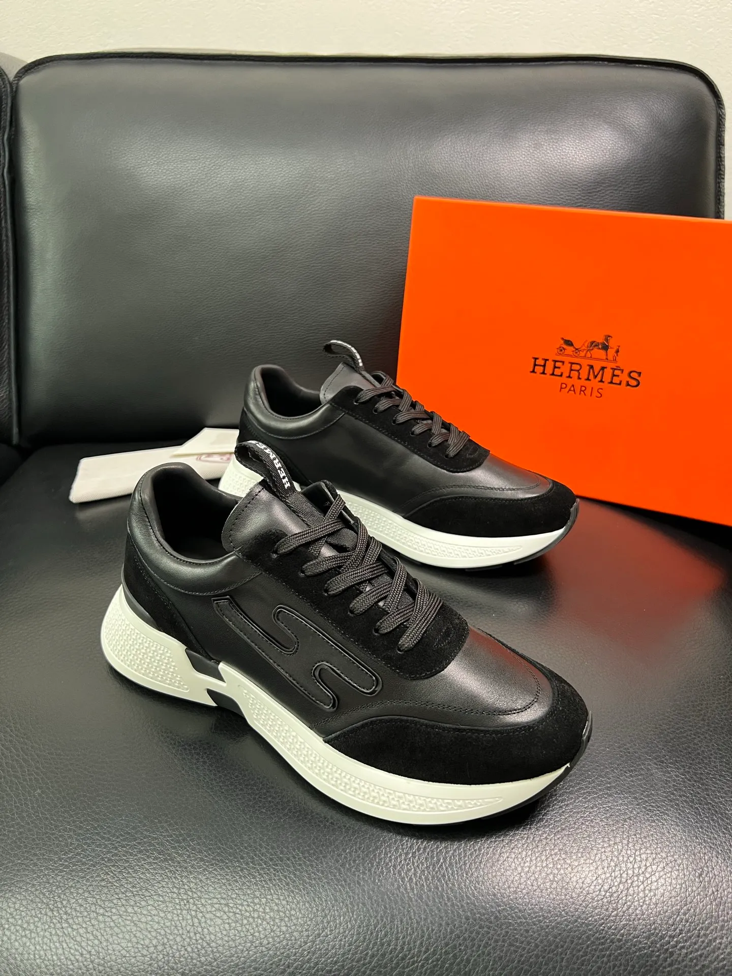 Men's men's shoes 💰840 Hermes top purchasing Hermes counter synchronization, original factory configuration, original cowhide fabric imported from Italy, high-quality splicing technology, fully imported water-dyed cowhide lining, soles: original factory special soles are super comfortable, original factory and single goods are high quality, welcome to compare and synchronize with counters, code number 39-44 (customized 38 45) 85863